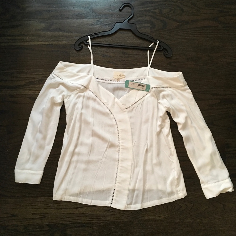 White Vira Off the Shoulder Top Size Medium